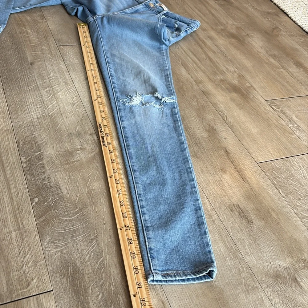 Levi’s High Rise Distressed Skinny Jeans 26x31” Lightwash - Picture 5 of 11